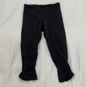 Lululemon capris size 4